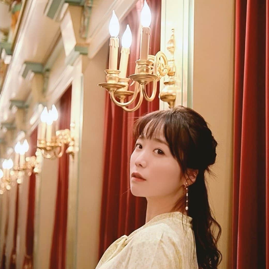 鈴木聖奈のインスタグラム：「＊ パーティー会場みたいな撮影場所♥️ ＊ accessory @phoebe_official ＊ #山梨 #河口湖 #俳優 #役者 #芸能 #タレント #ラジオ #ラジオパーソナリティー  #ロードバイク  #ロードバイク女子  #ロードバイク初心者  #サバゲー  #サバゲー女子 #ダイエット #アニメ #美容 #ビール女子  #ビール #ロングヘア  #ヘアアレンジ  #ヘアスタイル  #撮影  #空手 #空手女子 #bianchibikes  #bianchi  #bike  #anime #cyclist ⠀ #Japanesegirl」