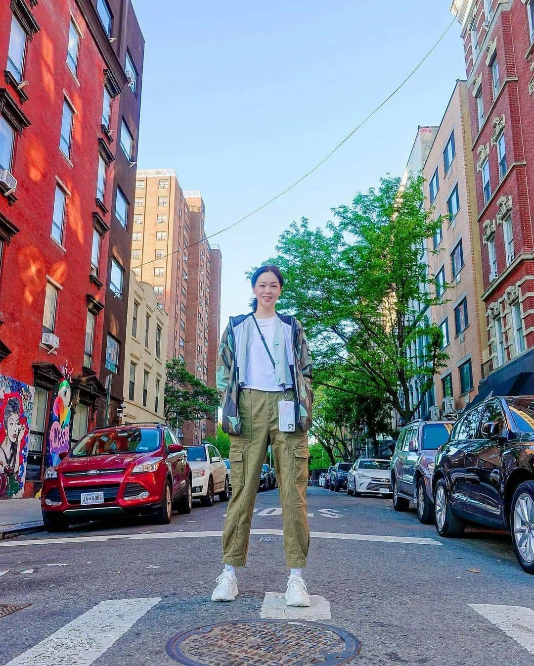 川原亜矢子のインスタグラム：「still… in the morning. #newyork  #greenwichvillage  #travel #nyu #felicity  #ロケ地  #スパイダーマン  #フェリシティの青春」