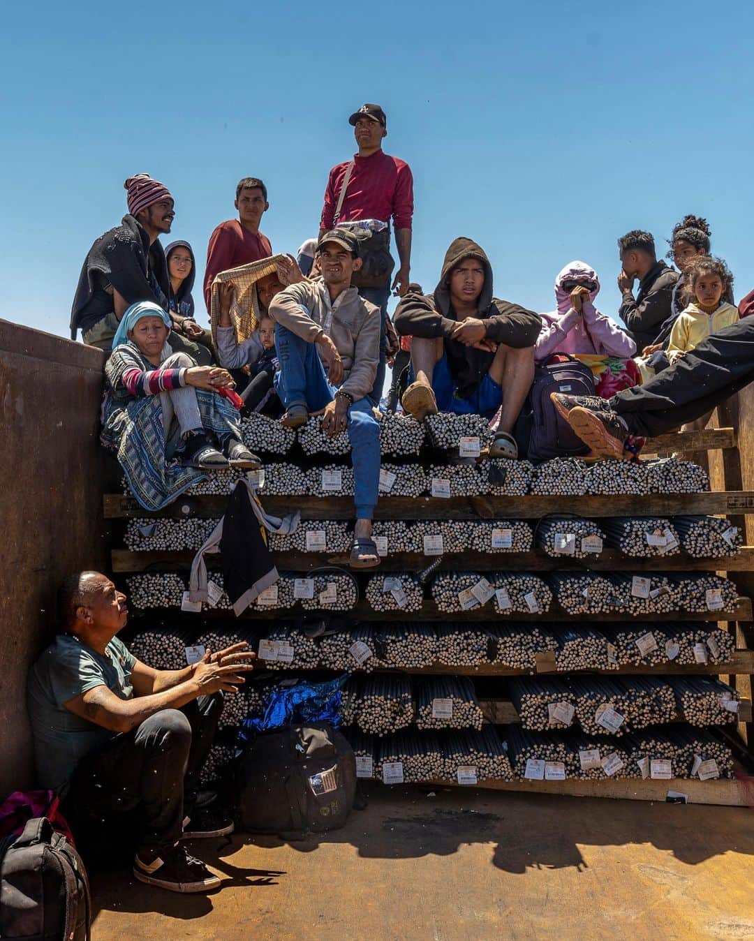 ニューヨーク・タイムズさんのインスタグラム写真 - (ニューヨーク・タイムズInstagram)「Masses of people have been rushing to the Mexican border on buses and planes in recent weeks, as a pandemic-era health restriction that the U.S. used to expel migrants expires.   But in Ciudad Juárez, right across the border from El Paso, they are increasingly arriving on a freight train so dangerous it is known either as “the beast” or “the train of death” because so many migrants have fallen off and lost limbs or have been killed.   Most riders on the train on Monday were from Venezuela and had traveled for months to reach Mexico, traversing multiple countries and a brutal 70-mile long stretch of jungle connecting Central and South America. Along the way, some were robbed and kidnapped. They boarded the train in secret in Mexico City, and said it was the only way they knew they could make it north. The metal walls of the train got so cold at night that it was hard to sleep, and so hot during the day that touching them with bare skin was painful.  Some migrants say they have heard the border will be open when the pandemic health rule, known as Title 42, lifts on Thursday night. Others believe the opposite, that it will be completely shut. Neither is accurate. Yet regardless of their view, many people believe they have no time to waste and are heading directly toward the U.S.  @nataliekitroeff, The Times’s Mexico City bureau chief, interviewed migrants near the border, and the photographer @alecegarra traveled on a freight train carrying migrants bound for the U.S. Tap the link in our bio to learn more about this journey.」5月11日 7時17分 - nytimes