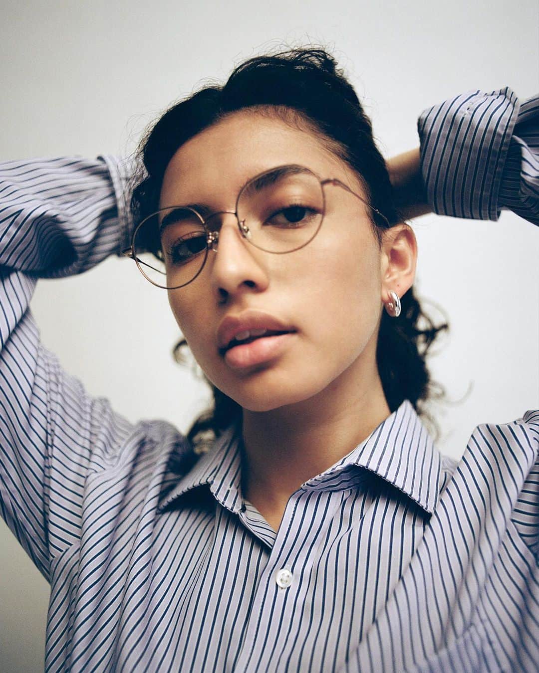 JINSのインスタグラム：「An exciting new JINS SWITCH line is coming soon.  Photography: @phojoh Stylist: @sachi.e________  HMU: @tomoyomakeup Talent: @moderndayconfucius @gabriellecalle  Thank you: @xyneagency @dreamlandagency @candystudionyc @mobilesuitsam @alx.hopkins @instacamfield」
