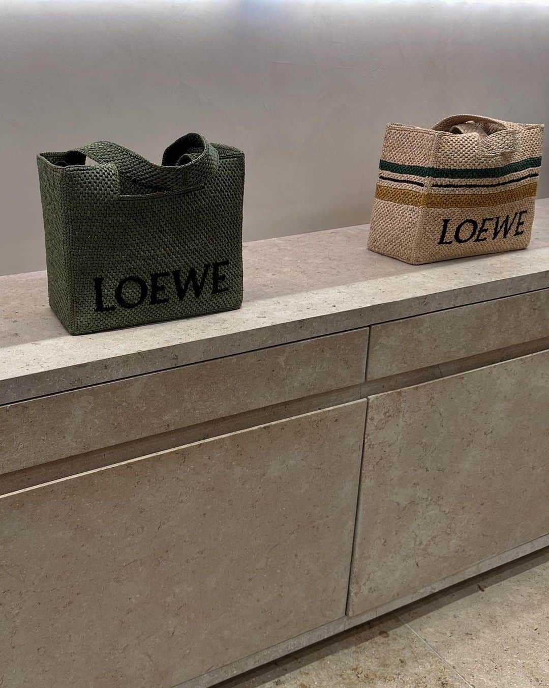 RUBY TUESDAY MATTHEWSさんのインスタグラム写真 - (RUBY TUESDAY MATTHEWSInstagram)「It’s Mother’s Day on Sunday, just saying ……. What @loewe is uour pick ? Xx」5月11日 7時10分 - rubytuesdaymatthews