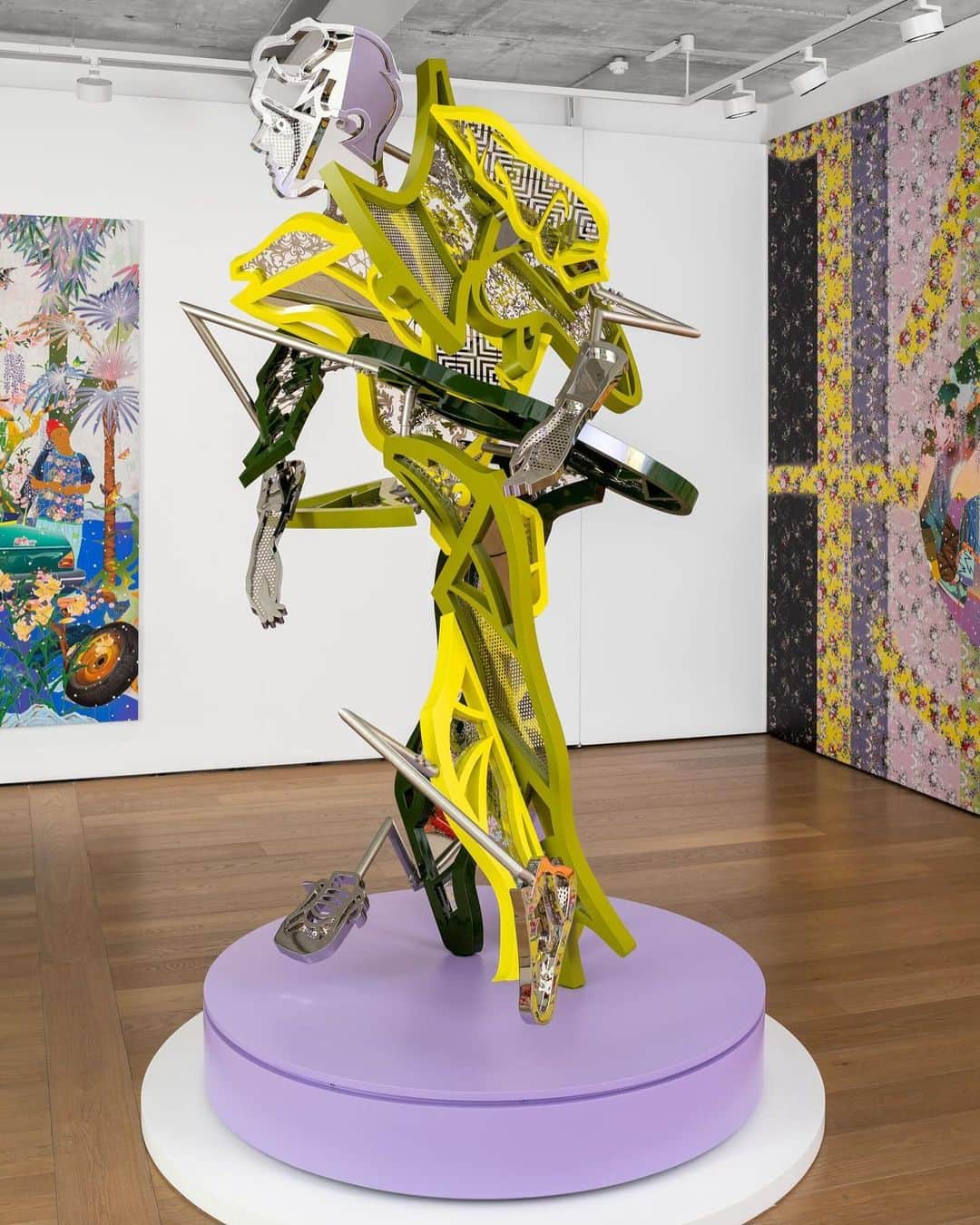 松山智一のインスタグラム：「“Runner”,2023 Stainless steel and Polyurethane paint」