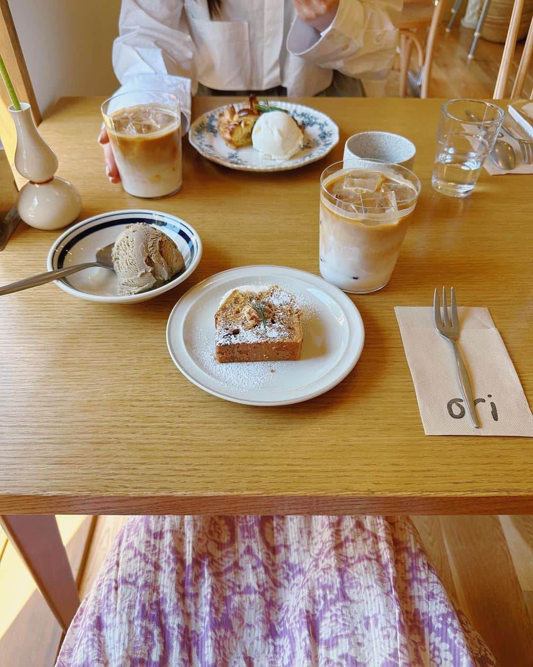 和田美由紀さんのインスタグラム写真 - (和田美由紀Instagram)「おはようございます🥰 バスの乗り方わからなくて結局電車で移動した日😇😇 ほうじ茶のアイス美味しかったなぁ🫶🏻 本日は久屋大通のLORENにおります✂️🙆‍♀️ご予約下さってる皆様よろしくお願いします💕💕  #なつことカフェ🍰 #バス難しい😎 #LORENもカフェ作りたい☕️」5月11日 8時20分 - miyuwada