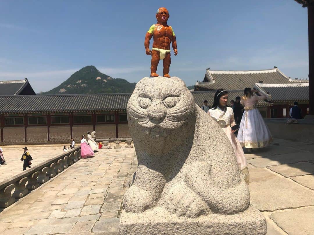 デハラユキノリのインスタグラム：「ISHIDA HONYU in SEOUL 石田豊乳 #deharayukinori  #ishidahonyu  #SEOUL」