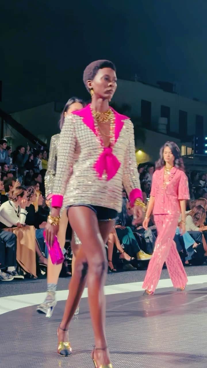 カロリーヌ・ド・メグレのインスタグラム：「Los Angeles #ChanelCruise Glamour and Disco 💘」