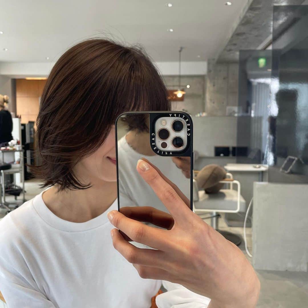 中島愛蘭さんのインスタグラム写真 - (中島愛蘭Instagram)「少し前になっちゃうけどカラーカットしていただきました🖤 染めたては2枚目です☺️ サンドベージュというカラーだそう。 色落ちしてもきれい◎ ⁡ 髪もだいぶ伸びてきて好きな外ハネを楽しんだり 最近はヘアバンドで髪をまとめるのにはまってる🌼 ⁡ ありがとうございます😌」5月11日 21時00分 - aira_nakajima