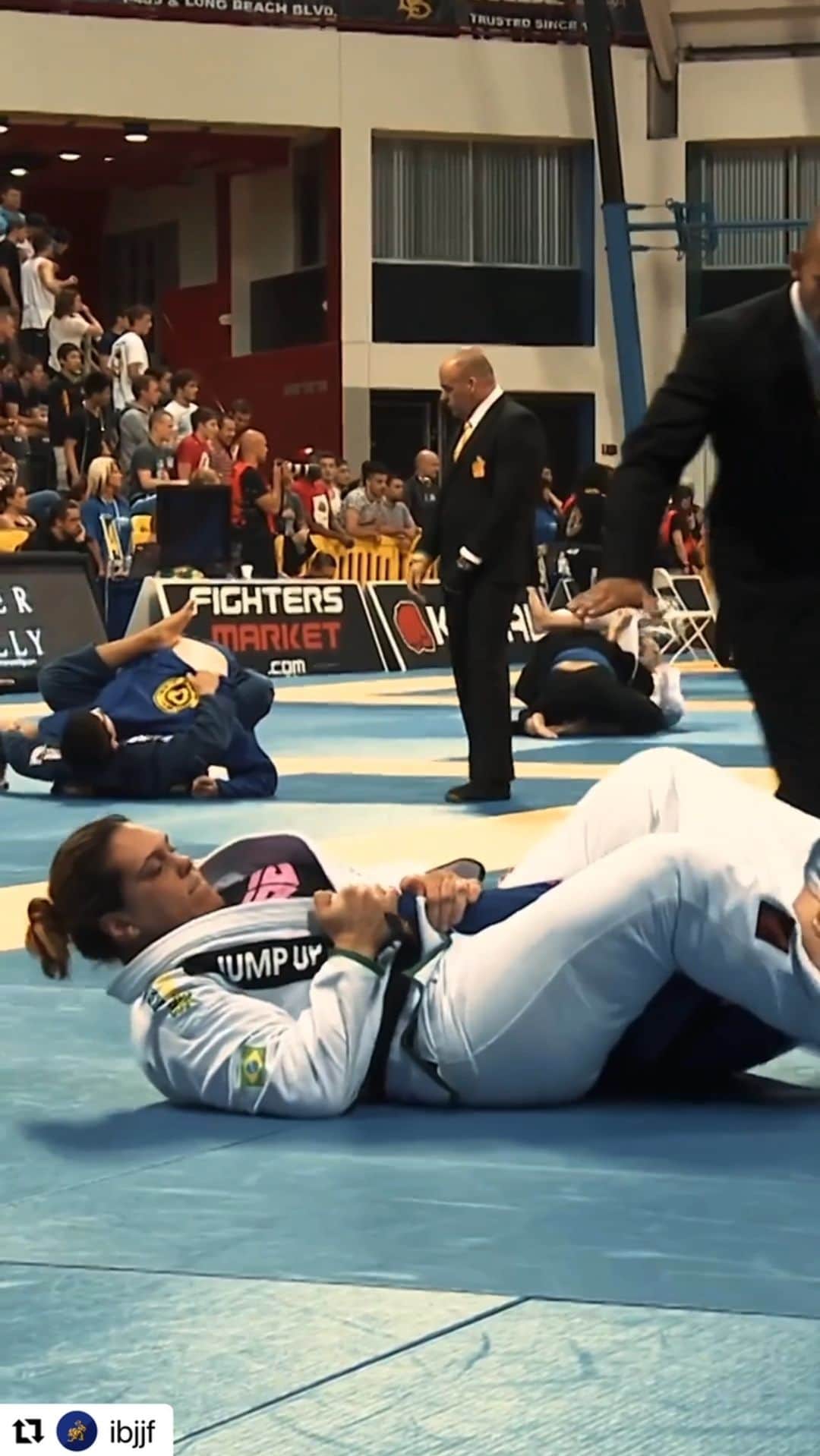 ギャビ・ガルシアのインスタグラム：「I can’t explain the felling of being a world champion’ Thanks @ibjjf  for all good memories! In 3 weeks i hope more athletes enjoy this feeling!」