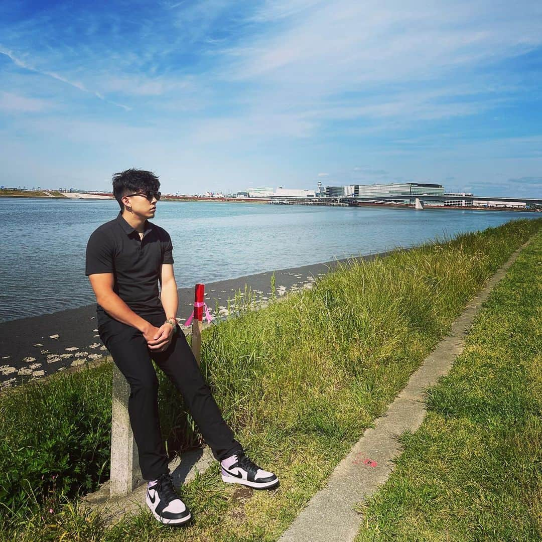 大原亞紋のインスタグラム：「天気いい日続いてるね☀️  #hanedaairport #riverside #sun #lululemon #daytime #nike #japan #city #coach #amon #羽田空港 #川 #ルルレモン #ナイキ #jordan #東京 #川崎 #あもん」