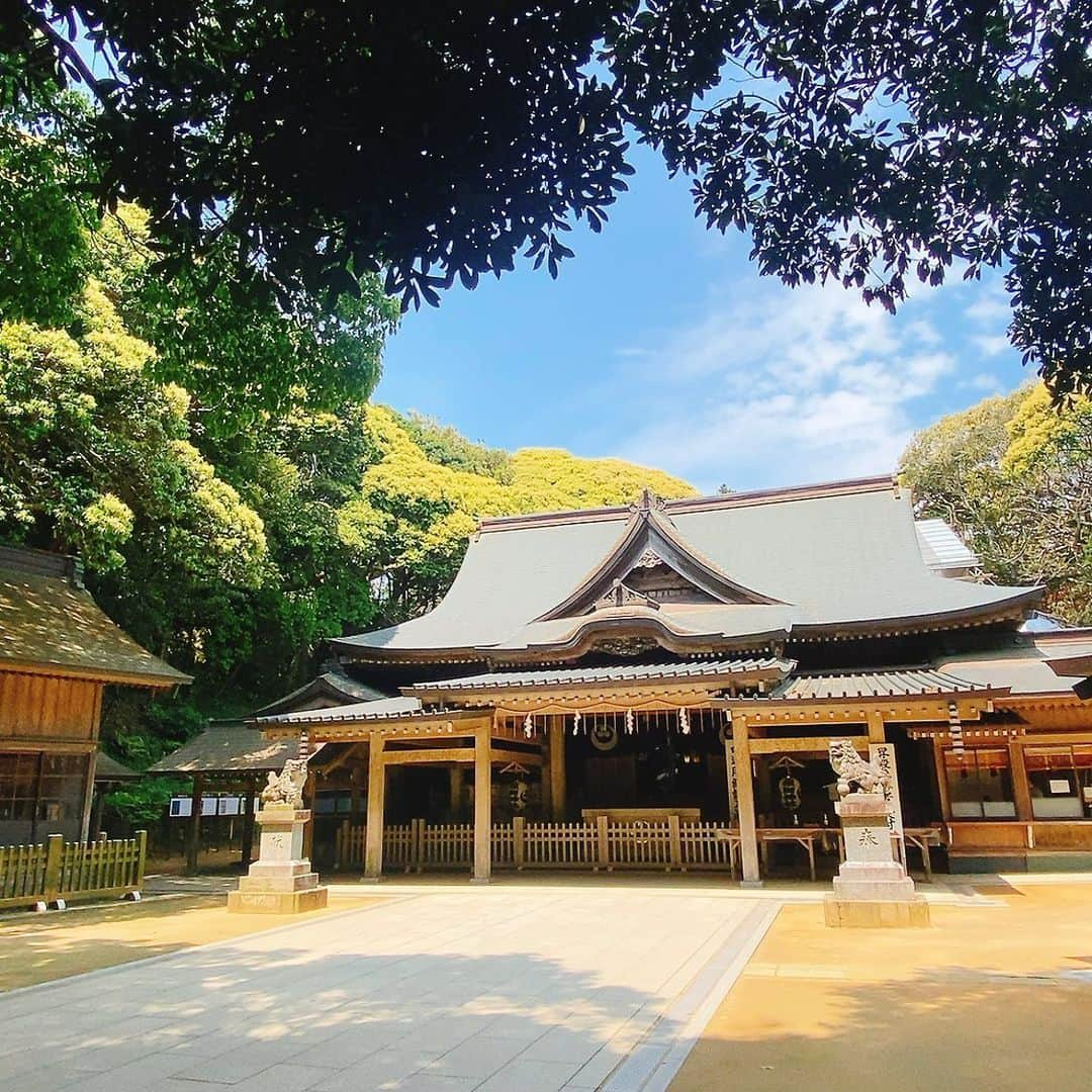 上田祥子さんのインスタグラム写真 - (上田祥子Instagram)「銚子の猿田神社へ。猿田彦大神・天鈿目命・菊理媛命が祀られ、八方除けでも有名です。良いお天気の中、素晴らしい参拝が出来ました。お導き頂き感謝申し上げます。  #猿田神社 #銚子」5月11日 11時03分 - uedasachikoinsta