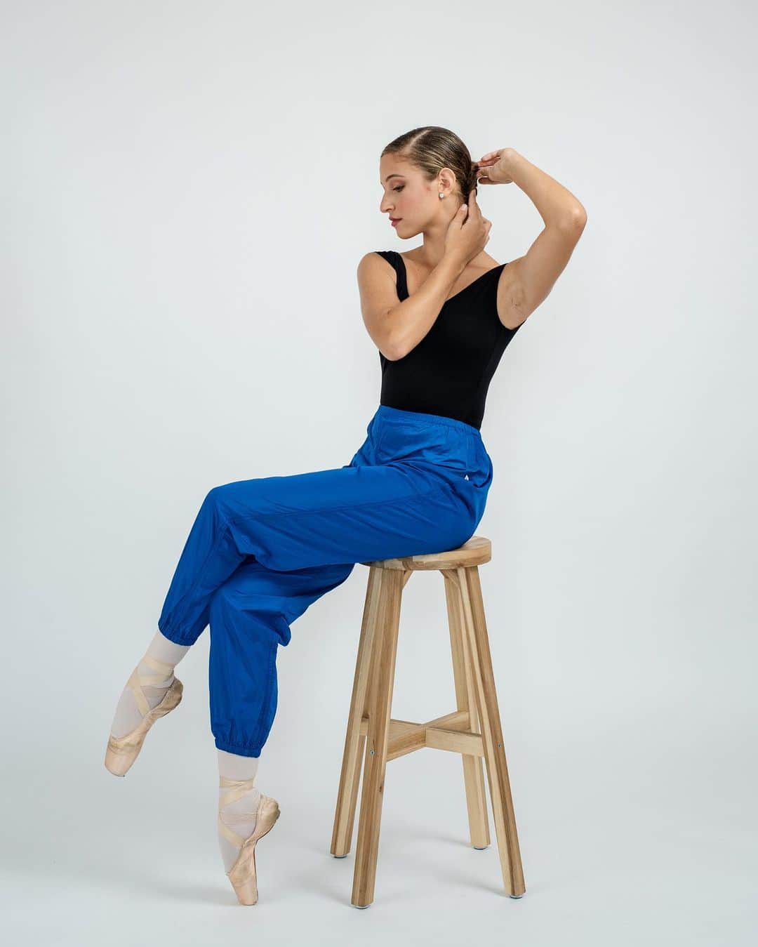 Ballet Is A WorldWide Languageさんのインスタグラム写真 - (Ballet Is A WorldWide LanguageInstagram)「Our @dayafrenkel wearing Royal Blue 💙 last sizes in stock • shop now from the link in our bio!   📷 @git.photography  #worldwideballet 🤍✨」5月11日 11時15分 - worldwideballet