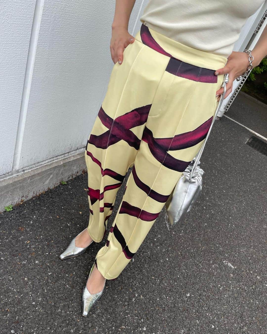 Ameri vintageさんのインスタグラム写真 - (Ameri vintageInstagram)「✔️Limited item. 5/13(sat.) WATER COLORS LINE CUT PANTS . will be released by ZOZOTOWN/SHINJUKU LUMINE/SHINSAIBASHI/NAGOYA  . ※ZOZOTOWNはお昼12時からの発売です。 ※ZOZOTOWN/一部店舗 限定アイテムです。 . #ameri #amerivintage #dress #shopping #fashion #japan #tokyo #pants」5月11日 11時31分 - amerivintage