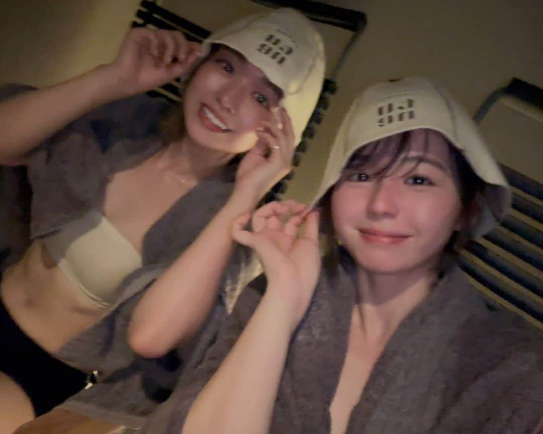 伊倉愛美さんのインスタグラム写真 - (伊倉愛美Instagram)「#ソロサウナtune with 里奈 🧖‍♀️🧖‍♀️ 私はサウナ初心者なので 色々教えてもらった！  マスクをつけて入ったら 呼吸が楽になった😷  #サウナ #サウナ女子  #小池里奈 ちゃん #神楽坂サウナ #sauna」5月11日 11時29分 - ikura_manami