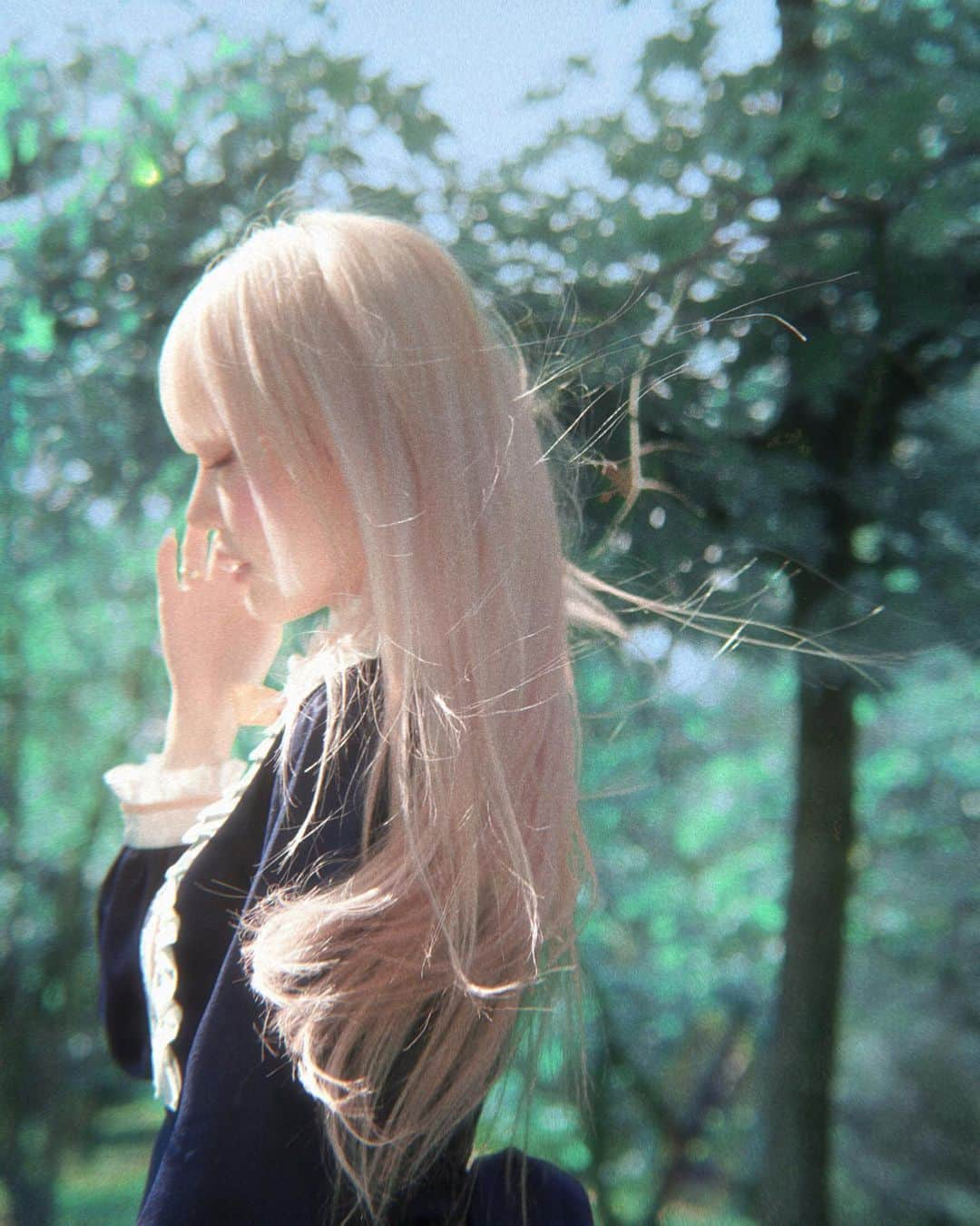 ポニーさんのインスタグラム写真 - (ポニーInstagram)「Hello May🌼  📷 @faust_vici」5月11日 21時00分 - ponysmakeup