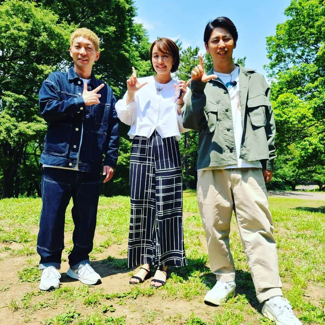 中村仁美さんのインスタグラム写真 - (中村仁美Instagram)「今日もニューヨーク屋敷さんと そして嶋佐さんとお仕事  楽しくないわけない！！ お天気も最高！！！  #ニューヨーク　さん #屋敷さん #嶋佐さん  #仕事」5月11日 12時06分 - nakamura_hitomi_official