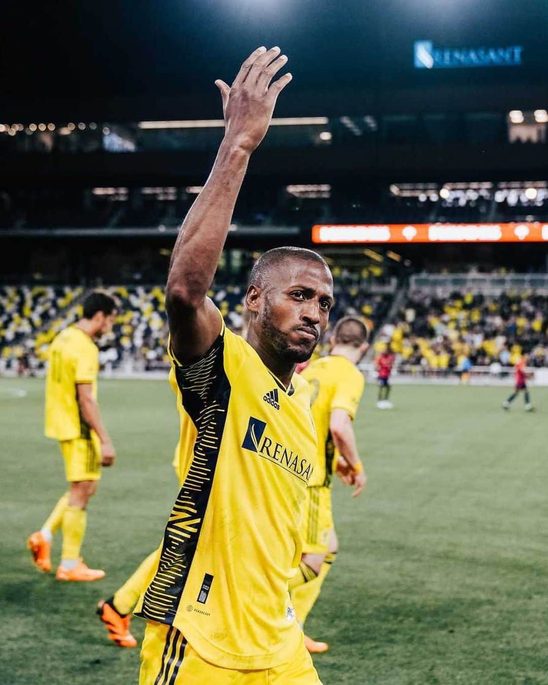 Major League Soccerのインスタグラム：「@fafapicault and @lex_mmwheel19 with the curlers to advance to the #USOC23 RO16. ⤴️  🎥: @opencup 📸: @nashvillesc」