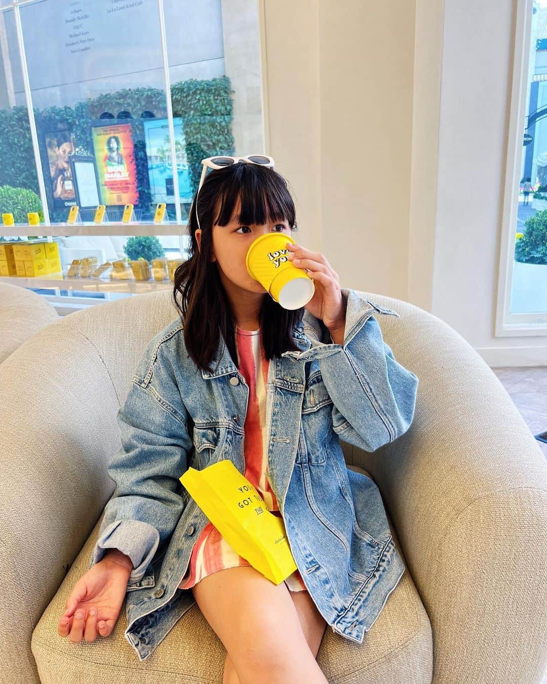 Zooey Miyoshiさんのインスタグラム写真 - (Zooey MiyoshiInstagram)「Normalize static photos on the feed again ☺️ Be Kind , Love you! @lalalandkindcafe Outfit: @marni from @nickiscom Shoes: @tuk_footwear」5月11日 12時31分 - zooeyinthecity