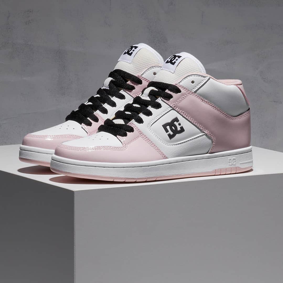 DCシューズのインスタグラム：「The DC Women’s Manteca 4 Mid 👈  A remastered classic. Available now in stores and online 👈」