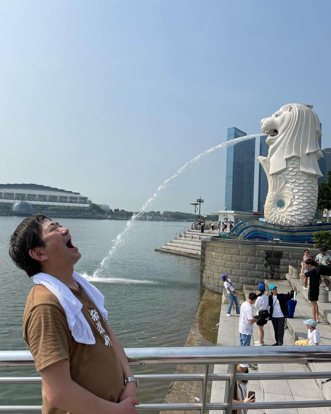 東野幸治さんのインスタグラム写真 - (東野幸治Instagram)「マーライオンと旅猿。」5月11日 13時16分 - higashinodesu