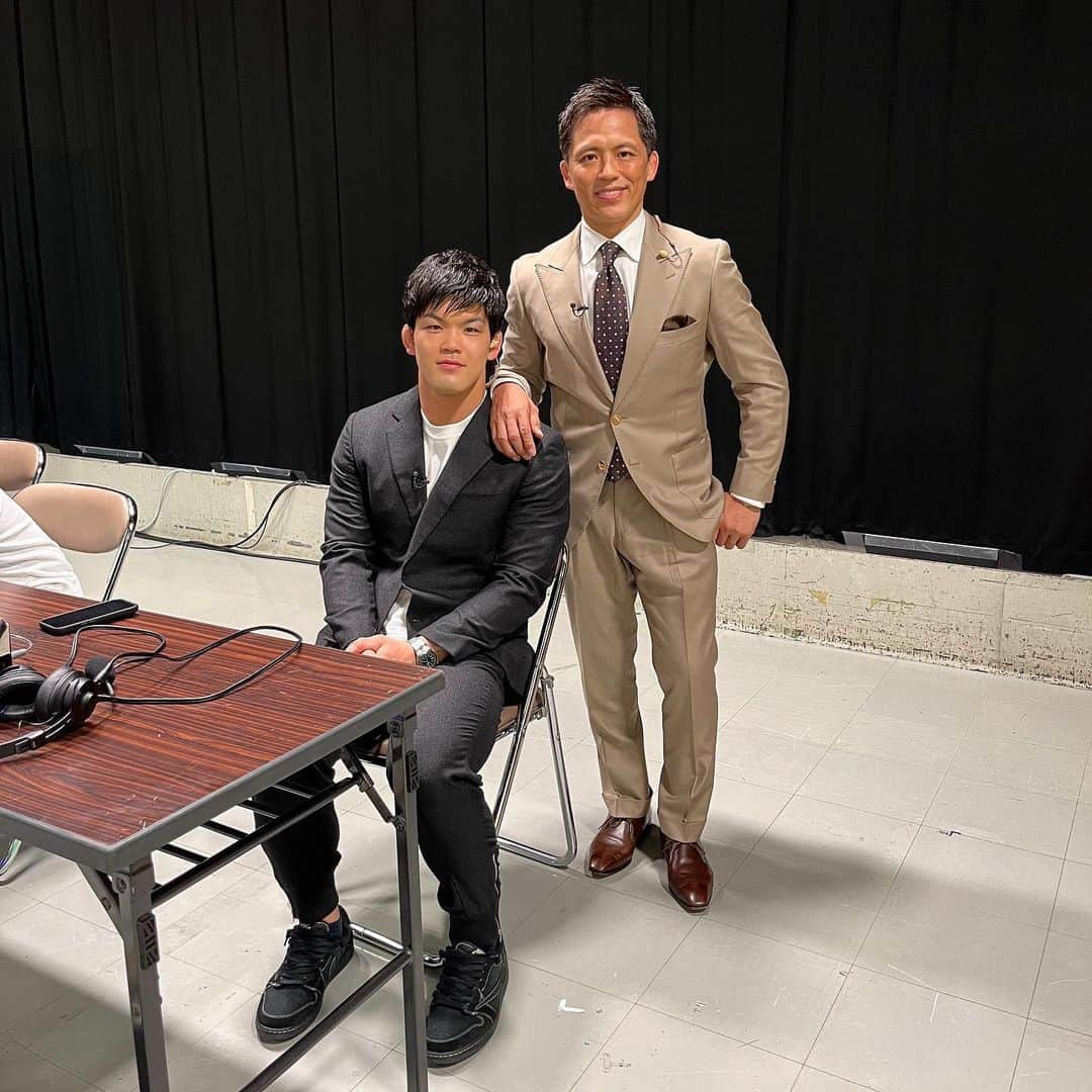 野村忠宏さんのインスタグラム写真 - (野村忠宏Instagram)「. 世界柔道選手権 ドーハ大会🥋 昨日の大会4日目、フジテレビ世界柔道中継の男子解説は平岡君から穴井君にバトンタッチ、ゲストはカタールから帰国したばかりの大野将平選手でした。  野村、穴井、大野、チーム天理だ😊  #世界柔道選手権 #ドーハ #5月7日開幕 #8夜連続中継 #フジテレビ #日本柔道 #大野将平 #野村忠宏」5月11日 13時11分 - nomura60kg