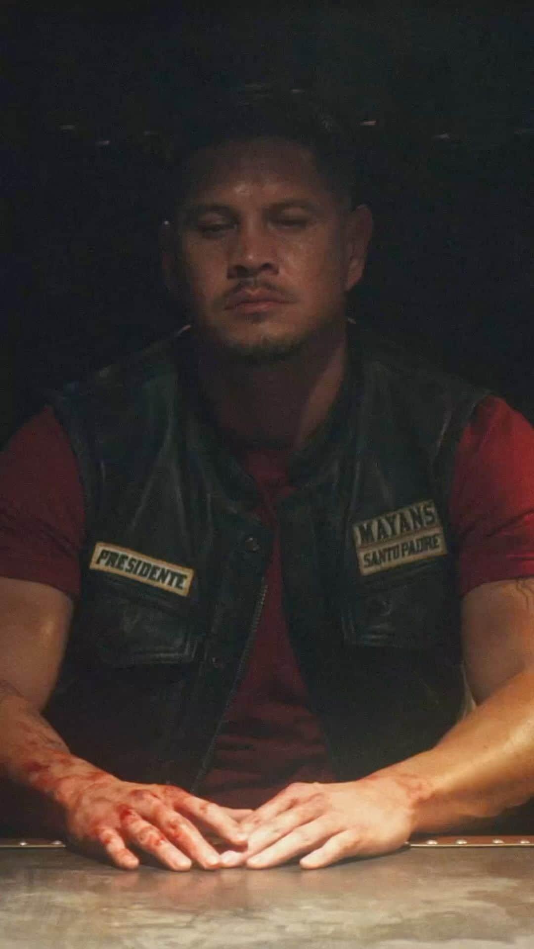 JR・ボーンのインスタグラム：「Two more weeks until the beginning of the end. The final season of FX’s Mayans premieres 5.24 on FX. Stream next day on Hulu.」
