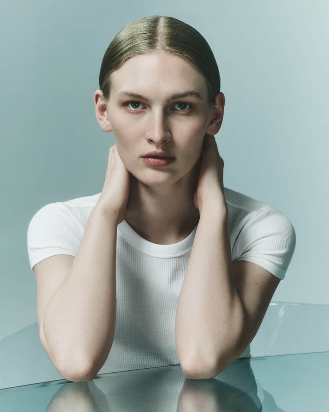 フィリッパコーのインスタグラム：「The Filippa K Core Collection is a permanent range designed with the essential elements of a staple wardrobe in mind – quality materials, versatile use, timeless style and effortless fit. Available in store and at filippa-k.com  Photographed by @philip_messmann Model @astridbaauer Hair and make-up by @galinanurmi Casting by @emmigrundstromcasting」