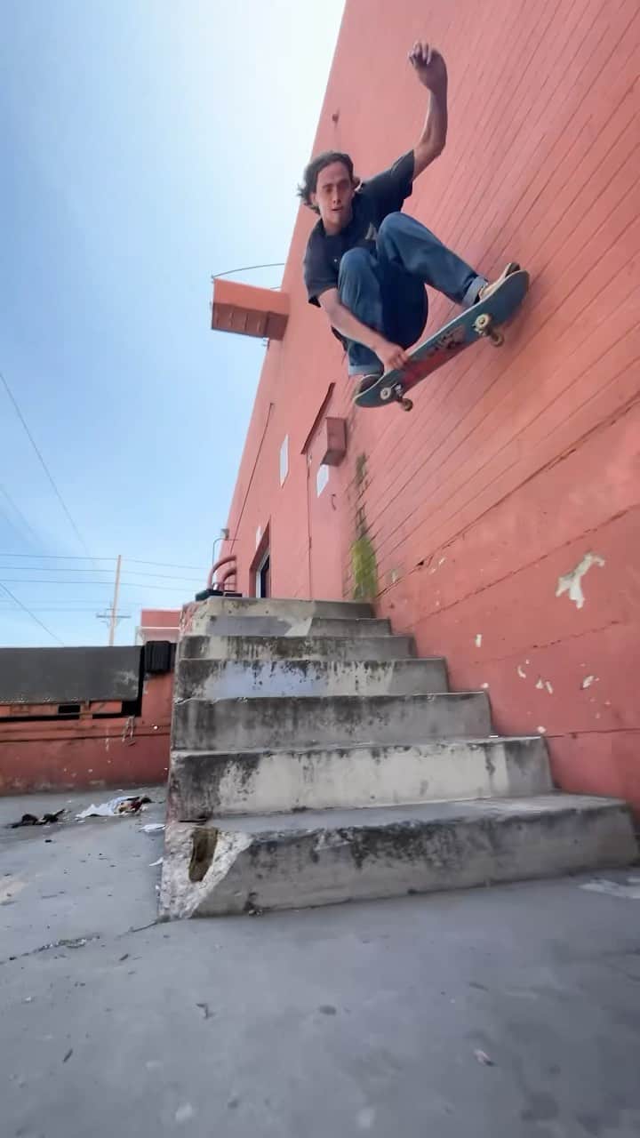 スラッシャーのインスタグラム：「📈 @myleswillard」