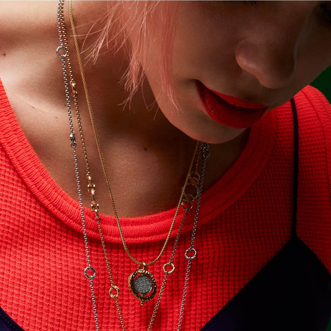 ジョン ハーディーのインスタグラム：「Make the moment with a perfect pendant from our beloved Moon Door collection.」