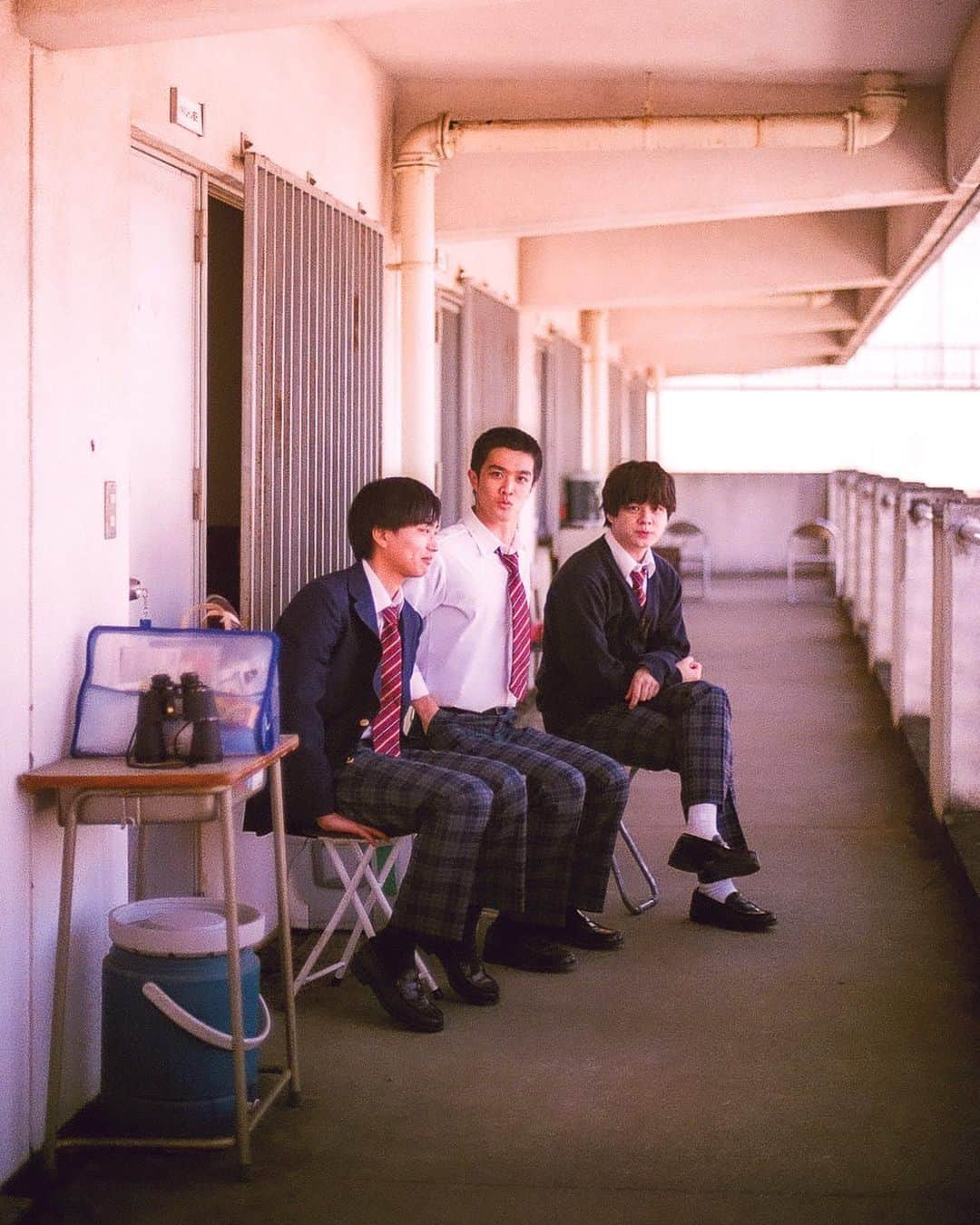 枝優花のインスタグラム：「赤井と黄田と青山。信号トリオ。愛すべき３人。こちらのどんな馬鹿げたオーダーも遊びのようにはしゃいでくれて感謝。楽しかったな」