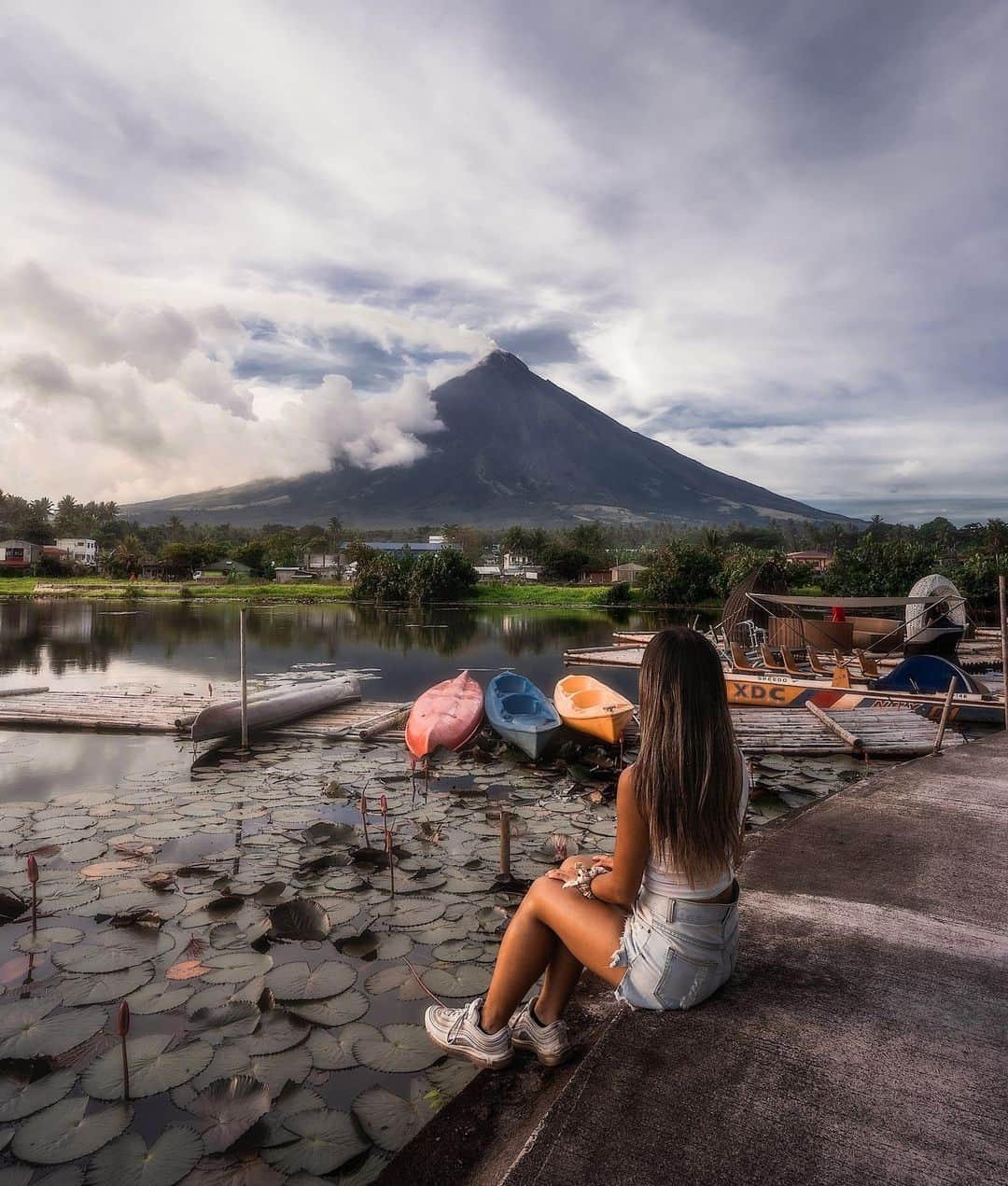 デルタ航空のインスタグラム：「It's officially Asian American, Native Hawaiian and Pacific Islander (AANHPI) Heritage Month, and we're celebrating with a few travel creators to share their culture and the best ways to embrace it for yourself.   Check out our Highlights to see @gracefkim’s recommendations for anyone looking to learn more about the ever-beautiful Philippines—and you can get there with our partners at @koreanair.」