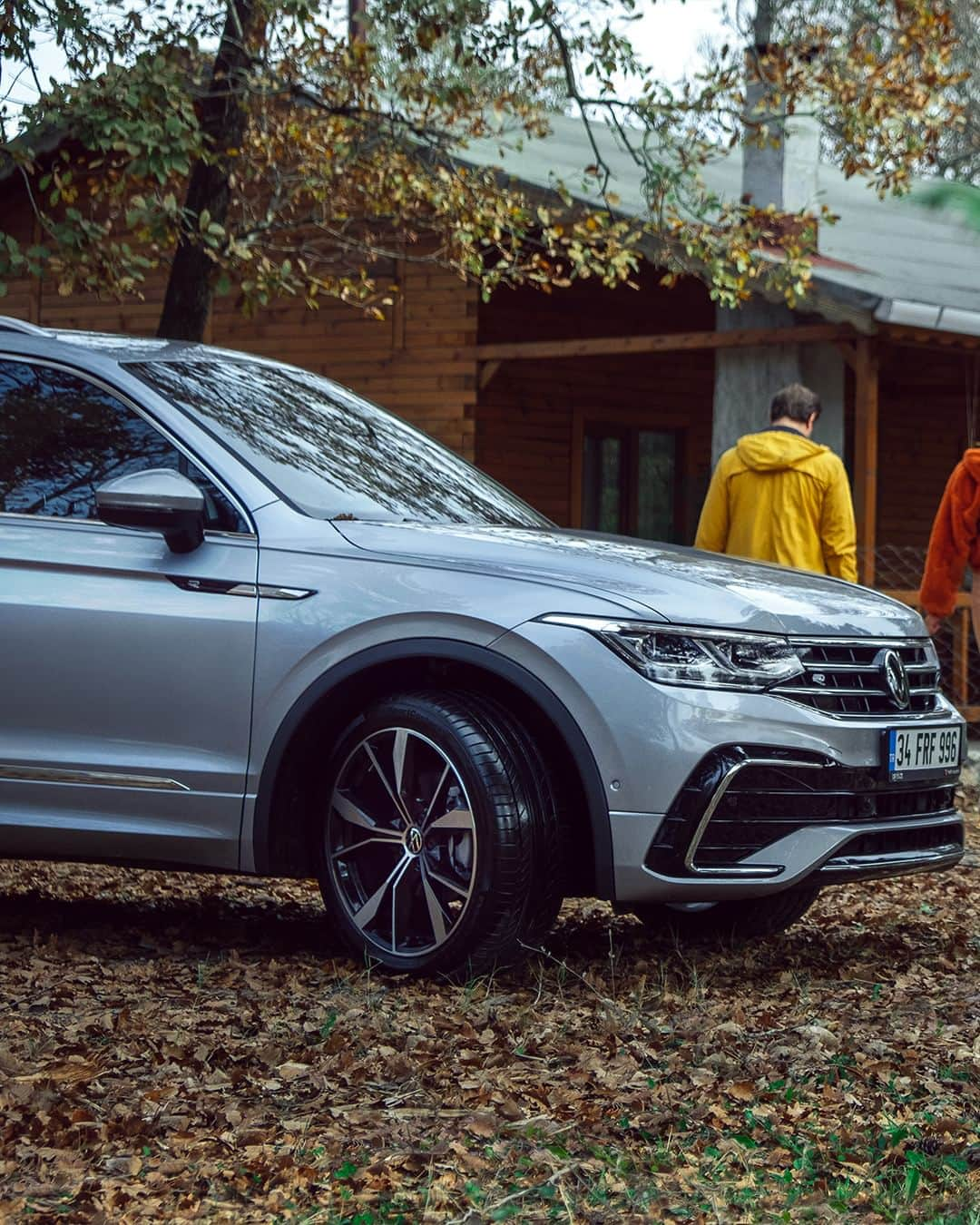 フォルクスワーゲンさんのインスタグラム写真 - (フォルクスワーゲンInstagram)「The feeling of coming home. 🤍#roadtrip #partner #vwtiguanallspace #volkswagen #vw  The vehicle displayed shows optional equipment.」5月12日 0時03分 - volkswagen