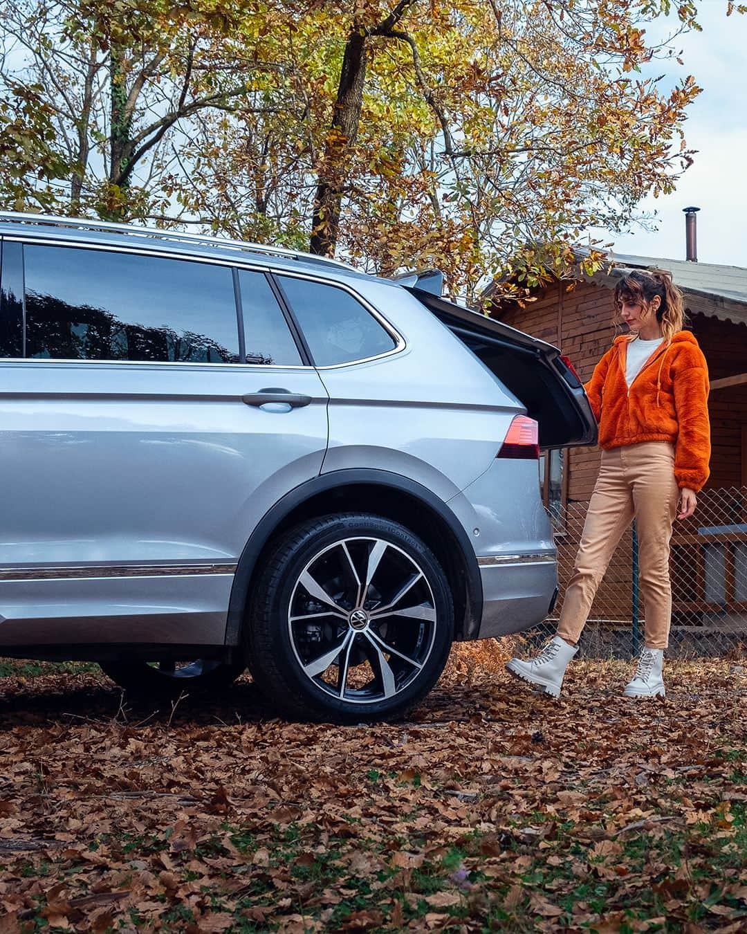 フォルクスワーゲンさんのインスタグラム写真 - (フォルクスワーゲンInstagram)「The feeling of coming home. 🤍#roadtrip #partner #vwtiguanallspace #volkswagen #vw  The vehicle displayed shows optional equipment.」5月12日 0時03分 - volkswagen