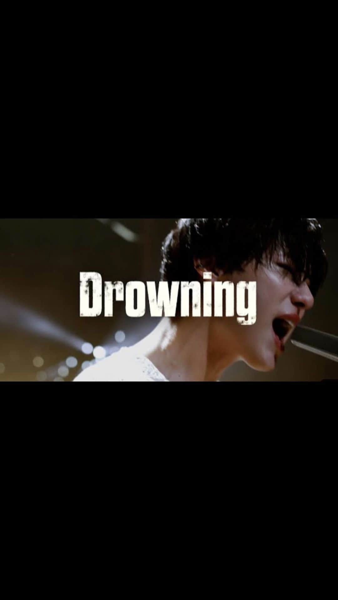 スンヨンのインスタグラム：「Drowning Live Clip」