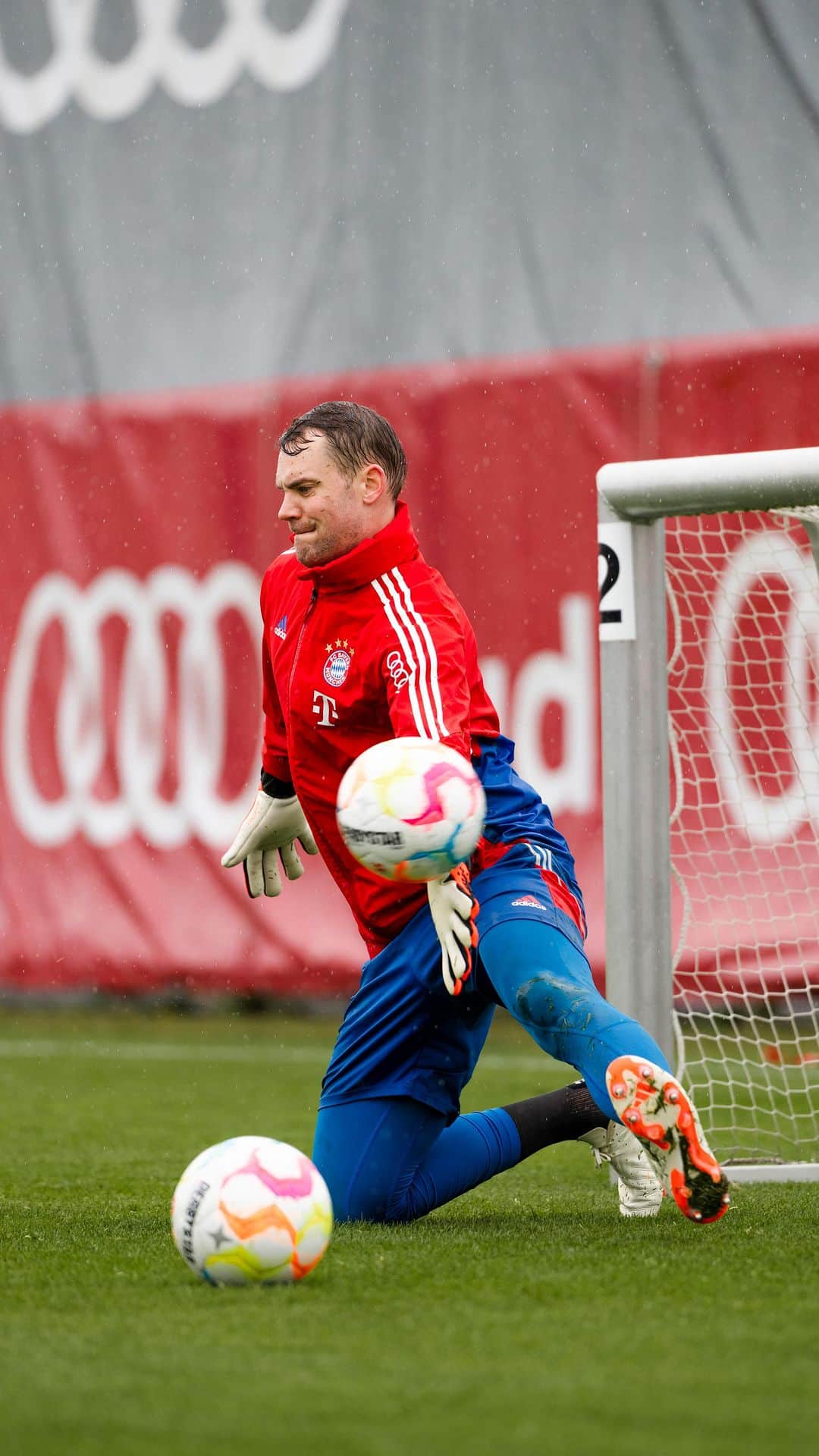 のインスタグラム：「Back on the pitch! 💪 #MiaSanMia」