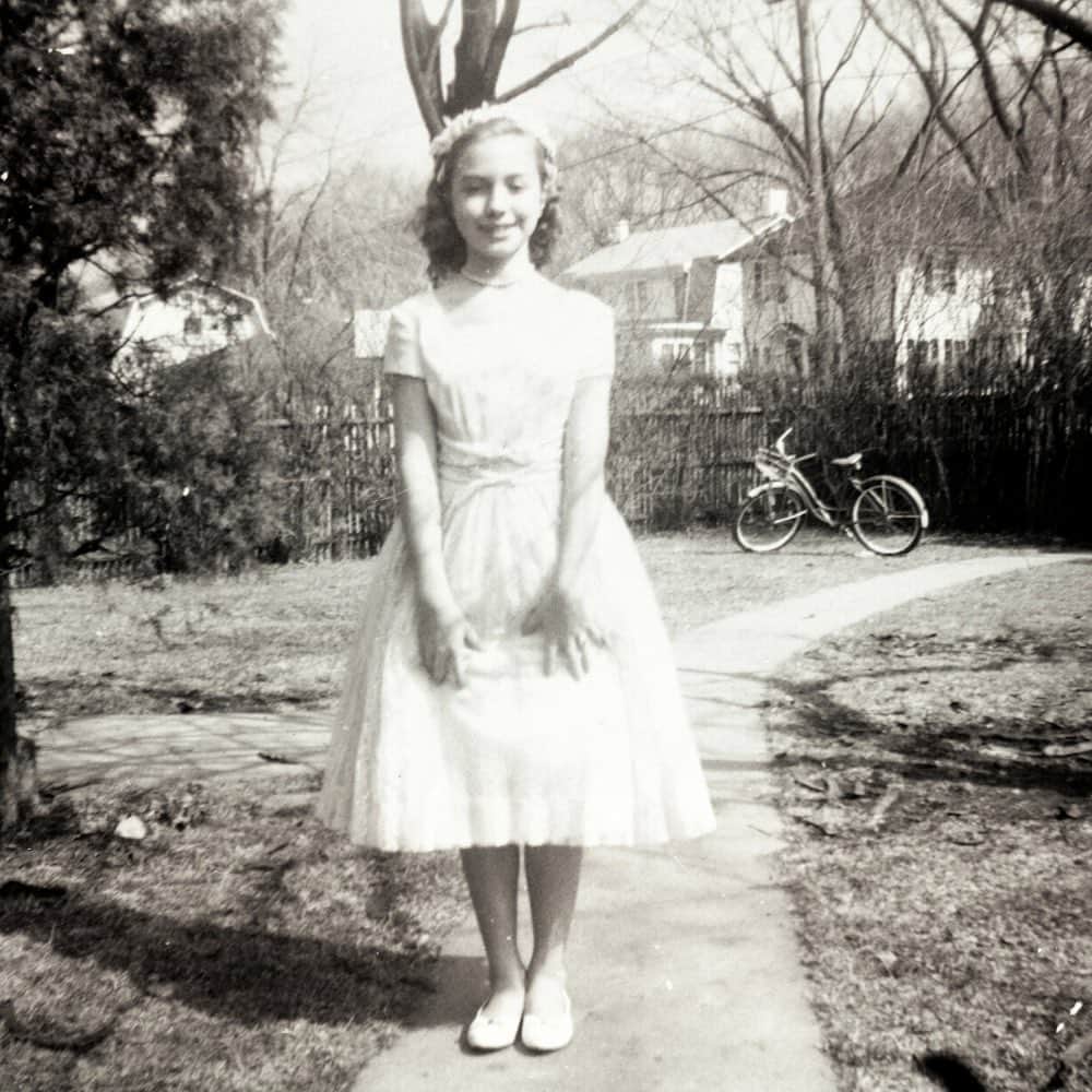 ヒラリー・クリントンさんのインスタグラム写真 - (ヒラリー・クリントンInstagram)「Dressed for spring, 1960. #tbt」5月12日 0時24分 - hillaryclinton