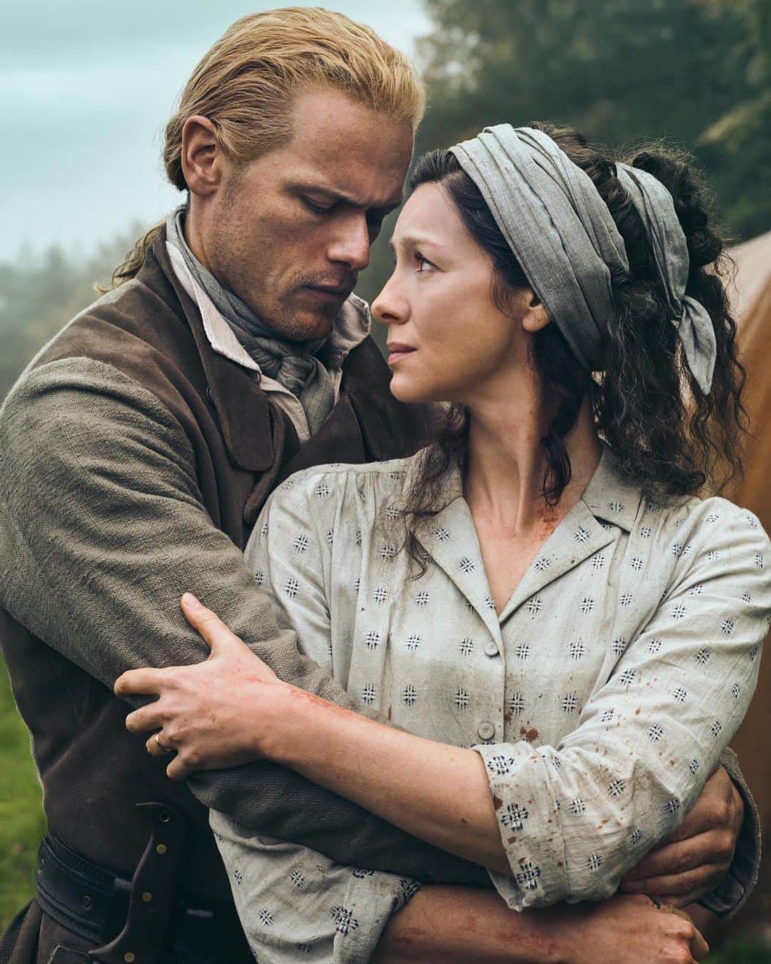 Just Jaredさんのインスタグラム写真 - (Just JaredInstagram)「The trailer for "Outlander" season 7 is finally here! Tap this photo in the LINK IN BIO to watch and see what's in store for Jamie (played by @samheughan), Claire (played by @caitrionabalfe ) and more. #SamHeughan #CaitrionaBalfe #Outlander Photos: Starz」5月12日 0時25分 - justjared