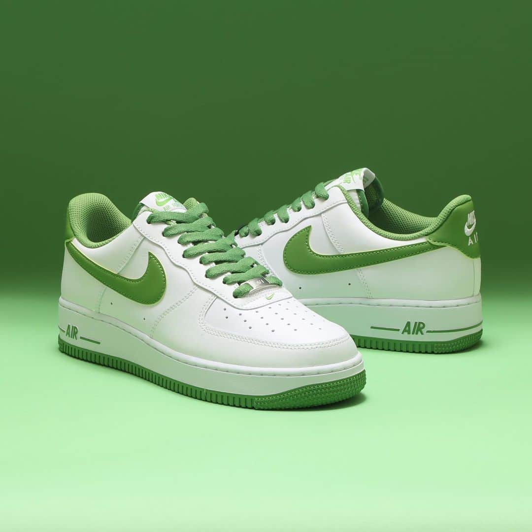 Sports Lab by atmos OSAKAさんのインスタグラム写真 - (Sports Lab by atmos OSAKAInstagram)「. ↓↓↓ NOW ON SALE NIKE AIR FORCE 1 '07 dh7561-105 ¥13,200-(tax included) size : 25.5cm～29.0㎝.30.0㎝  #atmos #アトモス」5月11日 16時15分 - atmos_lucua_osaka