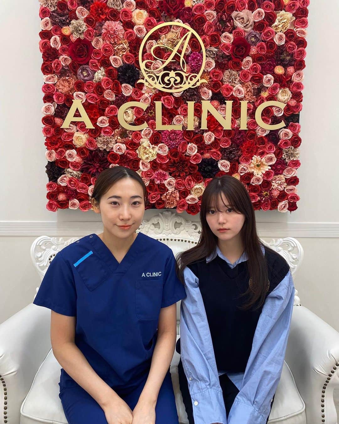 八瀬尾蘭さんのインスタグラム写真 - (八瀬尾蘭Instagram)「@aclinic_shinjukuの吉川先生 @aclinic_yoshikawa で1day小顔脂肪吸引を受けてから5週間程経ちました。写真で分かる通り施術前と比べて輪郭に変化が見られました。施術直後は顎下に違和感があったけど、今は痛みも腫れも気にならないくらいになりました。個人差はありますけど、毎日鏡見て経過が目に見えてくるのが楽しみです、ダウンタイムのお休みとかあんまり取れないなって方におすすめです！肩の張りが気になるので肩ボトックス興味ある(^^) #aclinic #aクリニック #エークリニック #aclinic銀座 #aclinic横浜 #aclinic新宿 #aclinic名古屋 #aclinic大阪 #aclinic福岡#aclinic池袋 #aclinic仙台 #美容外科 #美容皮膚科 #1day小顔脂肪吸引 #1day小顔 #脂肪吸引 #小顔 #美肌 #二重あご #フェイスライン #糸リフト #aスレッド #顔痩せ #部分やせ #小顔整形 #小顔になりたい #横顔美人#吉川彩」5月11日 16時16分 - yaseo.ran