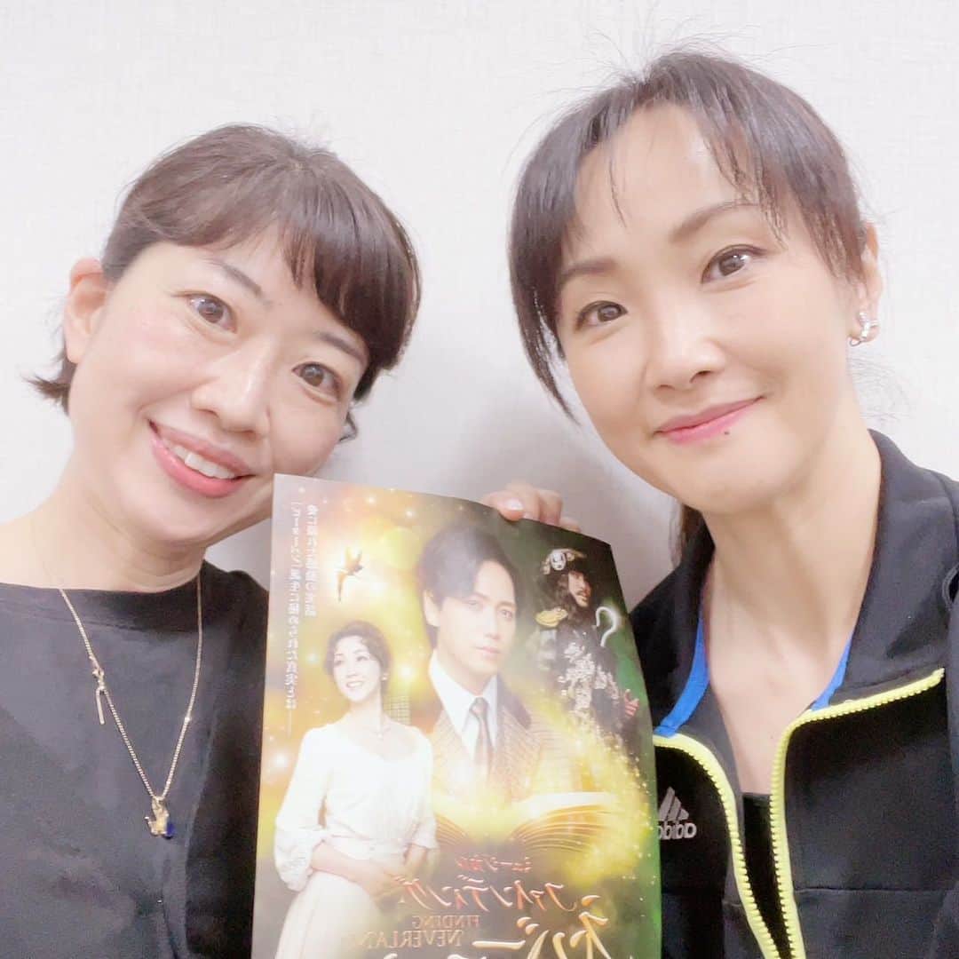 濱田めぐみさんのインスタグラム写真 - (濱田めぐみInstagram)「.‪ ⭐SMART USEN「劇場こそ我が家」  ‪ゲスト　#小山ゆうな さん ‬  ‪配信期間　5月12日〜5月26日  日本版のファインディング・ネバーランドの演出についてなど色々お話し伺っています♪ ぜひお楽しみに😊  #スマホでハマメグ #小山ゆうな さん #smartusen #ファインディングネバーランド」5月11日 16時30分 - megumi_hamada