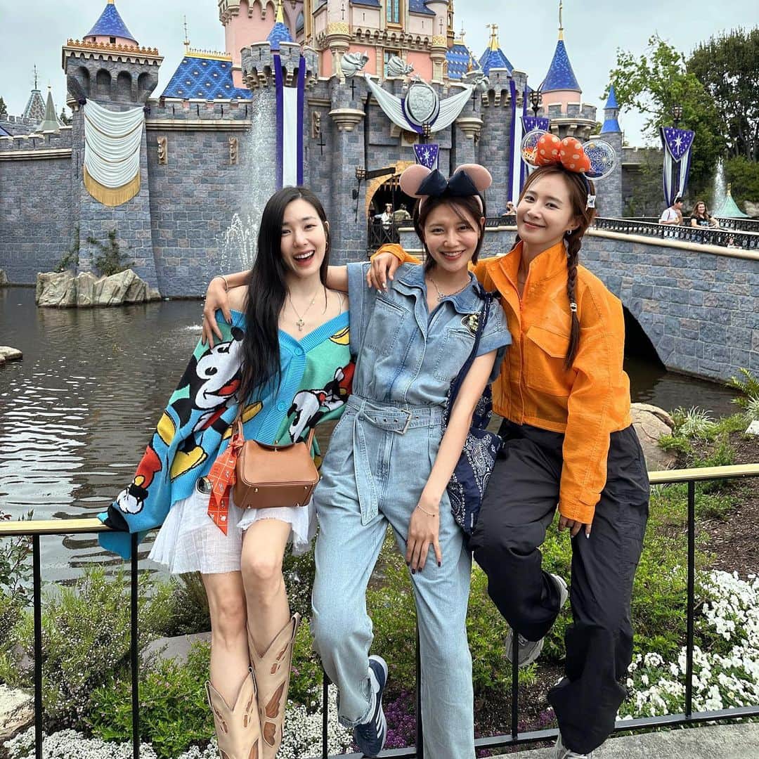 ユリ さんのインスタグラム写真 - (ユリ Instagram)「I 💙 #Disneylandla #Disney100」5月11日 16時39分 - yulyulk