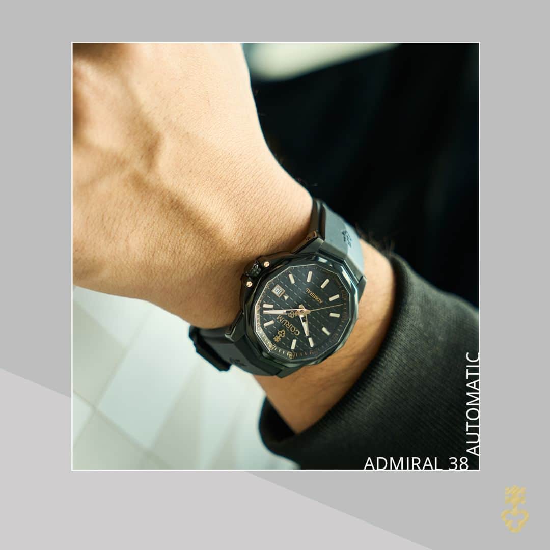 コルムのインスタグラム：「NEW #Admiral 38 Automatic full black highlighted with a touch of gold color - Ref. A082/04368 - 082.202.95/F371 AN25 - Discover online: shorturl.at/gsQW1 - #CorumWatches #RiskIsTheReward」