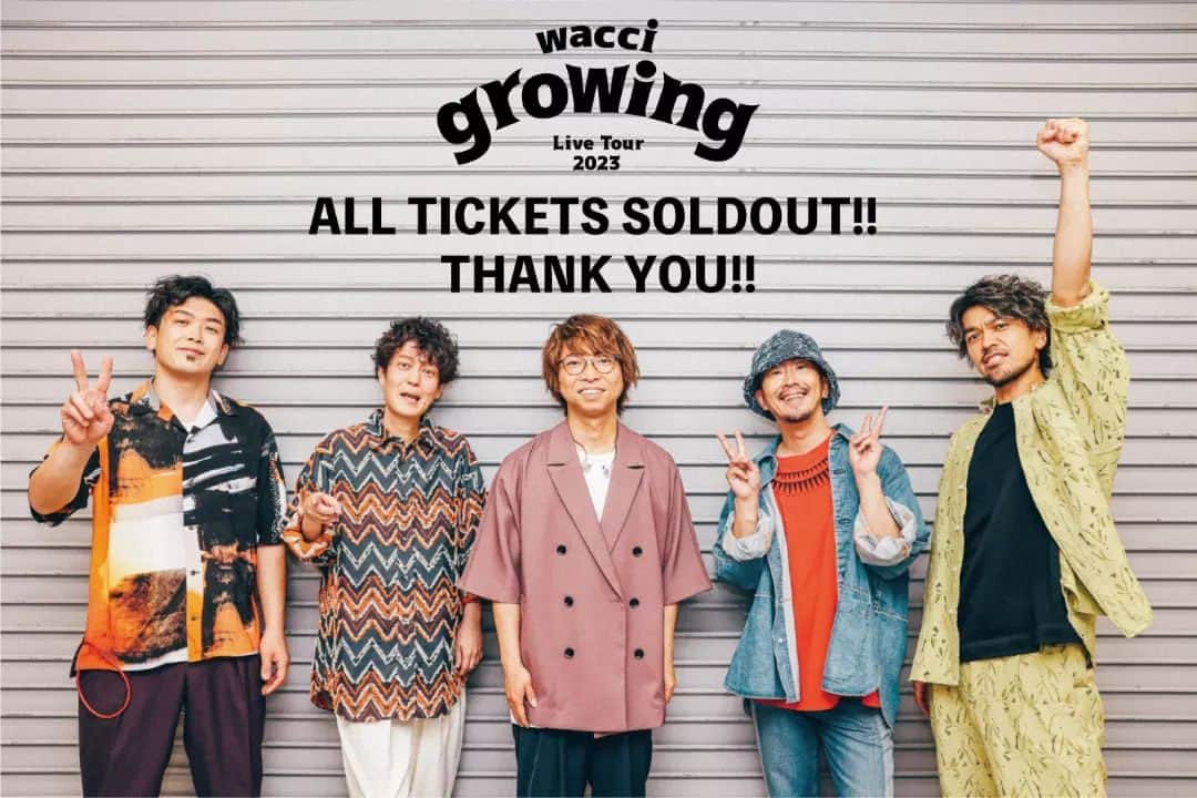 横山祐介さんのインスタグラム写真 - (横山祐介Instagram)「wacci live tour 2023 ~growing~ All Tickets Sold Out🎊  ありがたいことに 全公演売切となりました。 バンド史上初のこと。  ２本終わった現時点でも ツアーとしての手応えが とんでもなくあります。 残り６公演で会えるみなさんも楽しみに待っててくださいね。  撮影：西槇太一 #wacci #growing」5月11日 17時12分 - yan_drums_wacci