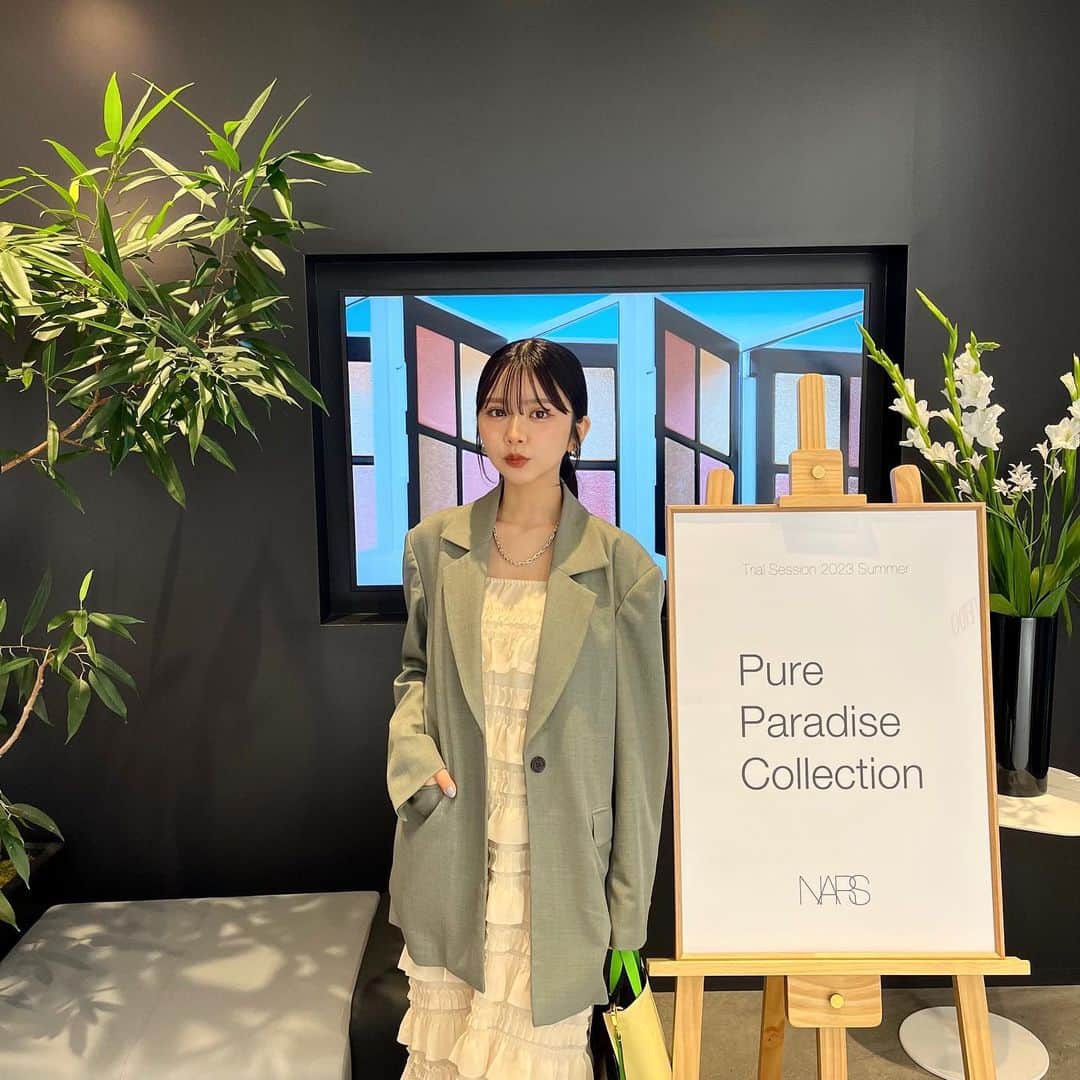 高梨優佳のインスタグラム：「@narsissist から 楽園の秘めたる快楽から インスパイアされた アジア限定コレクション 「Pure Paradise Collection」 が5月19日に登場 🍨🤍  どれも春らしい素敵なコスメばかりで とってもワクワクしました 💭💗  @narscosmeticsjapan」