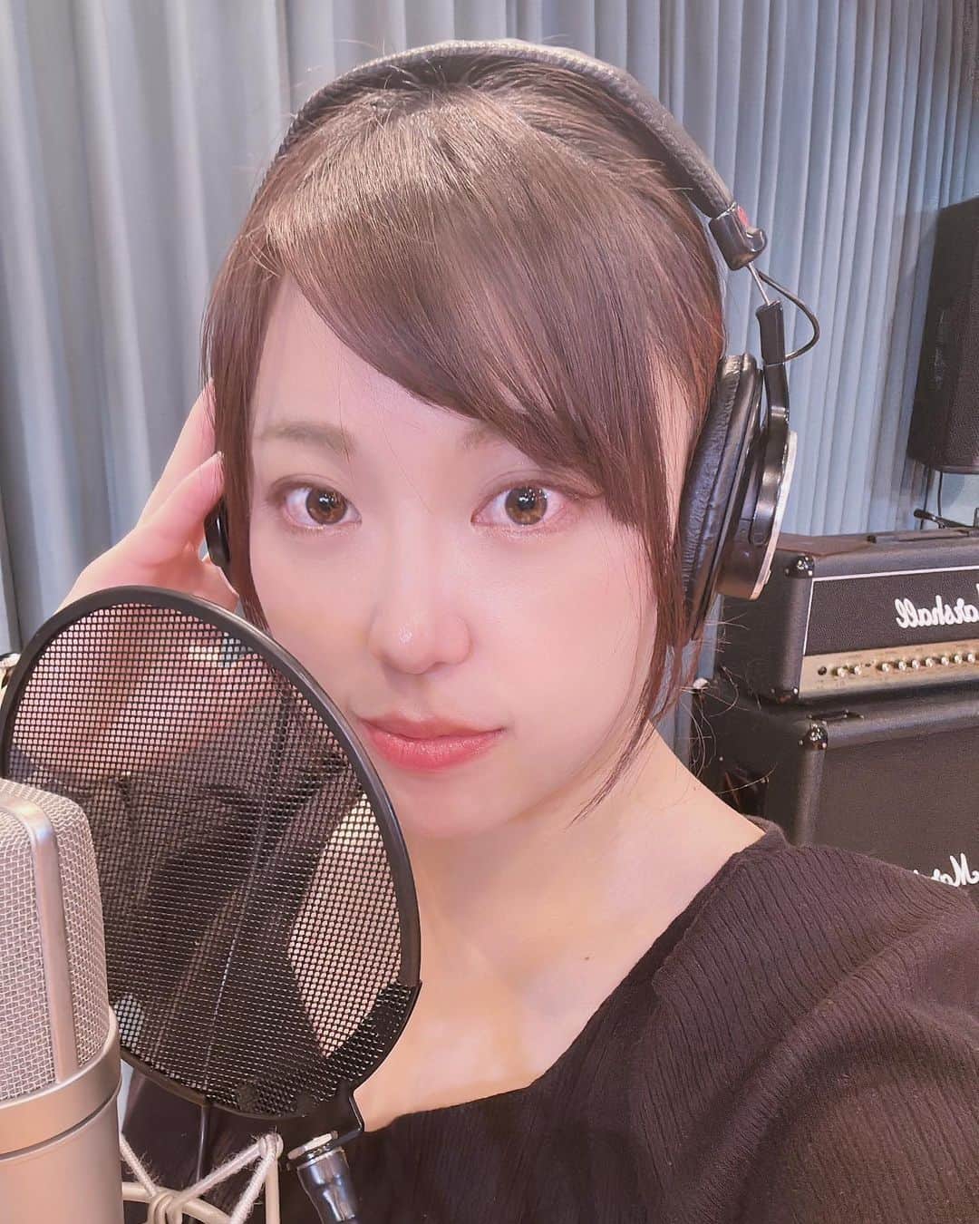 高瀬みゆきのインスタグラム：「レコーディングのため香川県に来ておりました☺️ レコーディング...😂  必死に喉を治して、拙い歌唱力で頑張りました😂  あとは最先端の技術を駆使して有能な皆様がきっとなんとかしてくれます!!🥹  リアルに歌う時は口パクにしてもらおうかな🙄w  立派なスタジオでドラムセットとかいろいろ置いてありました🙆‍♀️ また叩きたいなぁ🥺  #プロレスラー #女子プロレス #MiyukiTakase #高瀬みゆき #浪華の不死鳥 #なにわの不死鳥 #大阪人」