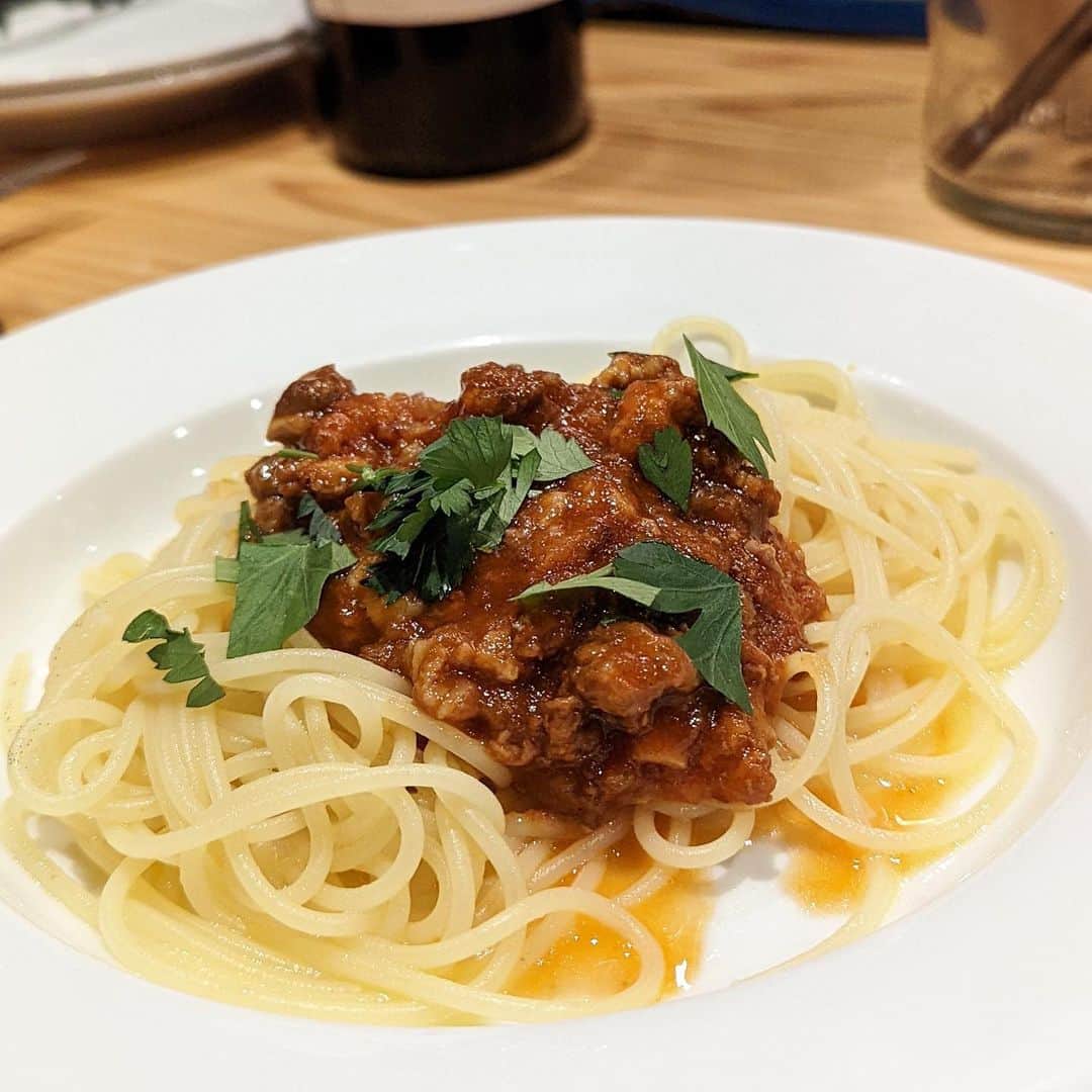 大見さなえさんのインスタグラム写真 - (大見さなえInstagram)「代官山『ファロ』☺️✨ 焚き火イタリアン🇮🇹🍽 厨房を囲み込むカウンターで 炭火焼きを中心としたお料理を楽しめる🔥 ⁡ 名物【とうもろこしの冷奴とウニ】 甘くなめらかなとうもろこしのムースに 濃厚な雲丹と粗塩がいいアクセント♪ ⁡ 炭火焼きのお肉料理や、ナスも丸ごと🍆🔥 グラスワインも豊富なの嬉しい🍷 ⁡ 温かい雰囲気でデートや女子会にも🙆‍♀️ ーーーーーーーーーーーーーーーーーーーー エリア　代官山 食べログ予算　10,000円〜14,999円 オススメ　とうもろこしの冷奴とウニ ーーーーーーーーーーーーーーーーーーーー 読んでくださってありがとうございます💓 🔖@tabe_megumi 東京・福岡を中心に 美味しいお店を紹介してます☺️ チェックしてみてね✨ ーーーーーーーーーーーーーーーーーーーー #ファロ #falo #代官山グルメ #代官山イタリアン #イタリアン #とうもろこしの冷奴とウニ #東京グルメ #Italian #めぐログ_イタリアン #めぐログ_代官山」5月11日 17時59分 - tabe_megumi