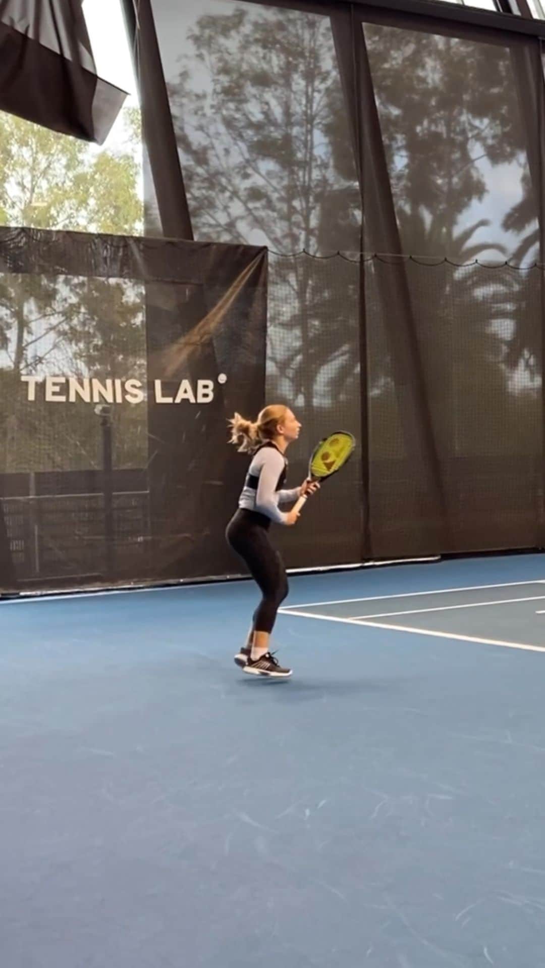 ダリア・ガブリロワのインスタグラム：「Life lately 🎾」