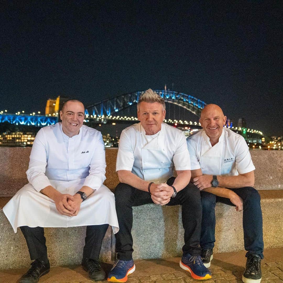 ゴードン・ラムゼイさんのインスタグラム写真 - (ゴードン・ラムゼイInstagram)「Sydney…what a week ! Australia I love you !Thx to @chef.mattabe & @chefmattmoran for helping to bring @restaurantgordonramsay to life here ! Your love of food is unmatched and I can’t wait to be back soon Gx」5月11日 18時12分 - gordongram