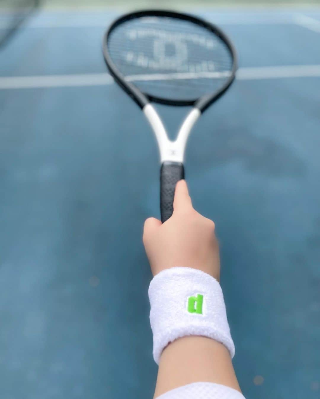 Syahriniさんのインスタグラム写真 - (SyahriniInstagram)「•  ~ Talk With Your Racquet, Play With Your Heart ~  ______________________ ~𝓢𝓨𝓡~ ______________________  #PrincesSyahrini #TennisLyfe #Singapore_May2023」5月11日 18時12分 - princessyahrini