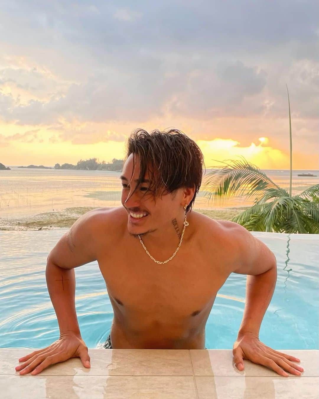 のインスタグラム：「沖縄のヴィラが最高すぎた。 プールも部屋もスタッフの方も良かった。  #VILLA #VALIOSA」
