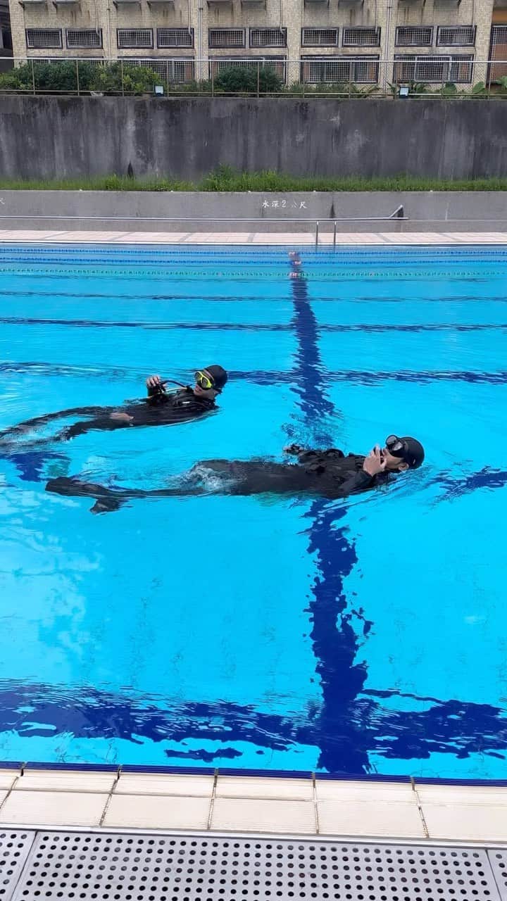 チェン・ボーリンのインスタグラム：「潛水練習Day 2 🤿   #極島森林2」