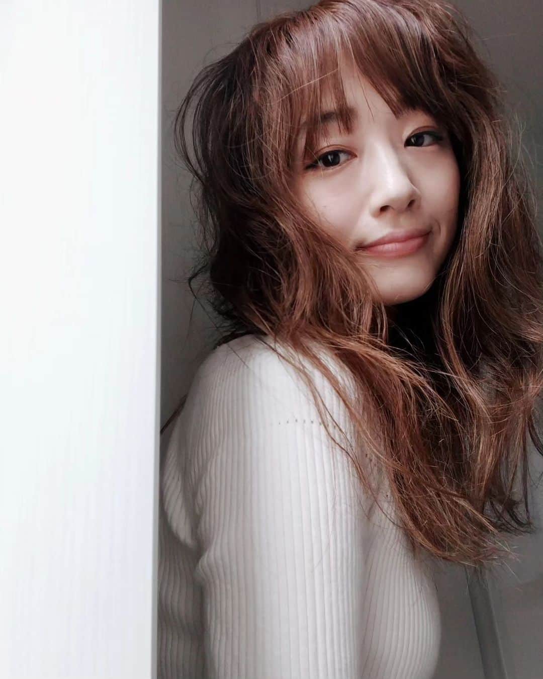 工藤里紗のインスタグラム：「2021年頃？の写真。 Instagram始めた頃は  色味変えなきゃ 枚数少なくして見易くしなきゃ など、試行錯誤😅  結局載せなかった 写真がたくさん。 皆さんに見て頂いて 初めて昇華されます☺️🌼  これからもゆる～く やってますので 見に来てね🌼」